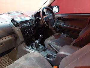 Isuzu D-Max 250 Extended cab Hi-Ride auto - Image 7