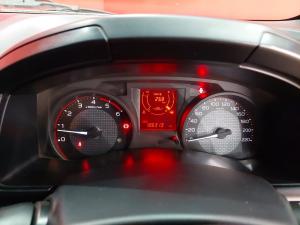 Isuzu D-Max 250 Extended cab Hi-Ride auto - Image 9