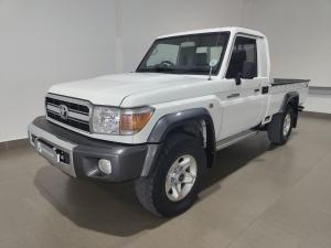 Toyota Land Cruiser 79 4.2D single cab - Image 13