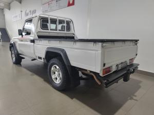 Toyota Land Cruiser 79 4.2D single cab - Image 14