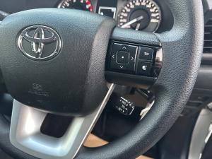 Toyota Hilux 2.4GD-6 double cab Raider manual - Image 10
