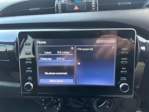 Toyota Hilux 2.4GD-6 double cab Raider manual - Image 14
