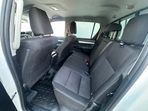 Toyota Hilux 2.4GD-6 double cab Raider manual - Image 17