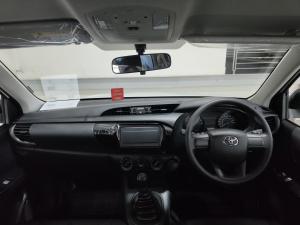 Toyota Hilux 2.0 single cab S (aircon) - Image 6