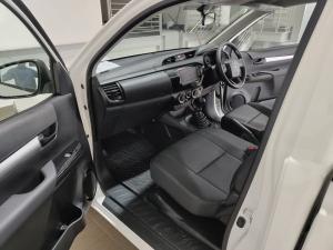 Toyota Hilux 2.0 single cab S (aircon) - Image 7
