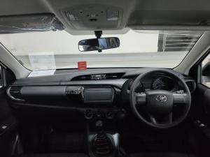 Toyota Hilux 2.0 single cab S (aircon) - Image 8