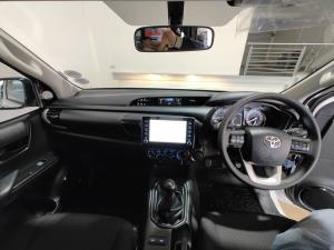 Toyota Hilux 2.4GD-6 single cab Raider manual - Image 6