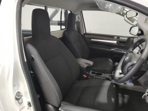 Toyota Hilux 2.4GD-6 single cab Raider manual - Image 15