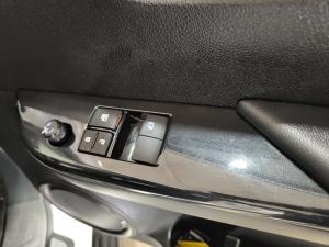Toyota Hilux 2.4GD-6 single cab Raider manual - Image 20