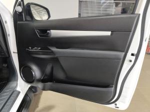 Toyota Hilux 2.4GD-6 single cab Raider manual - Image 21