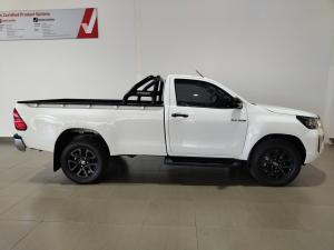 Toyota Hilux 2.4GD-6 single cab Raider manual - Image 3