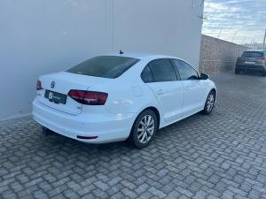 Volkswagen Jetta 1.6TDI Comfortline auto - Image 2