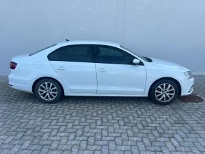 Volkswagen Jetta 1.6TDI Comfortline auto - Image 3