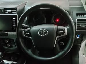 Toyota Land Cruiser Prado 4.0 VX - Image 8