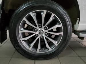 Toyota Land Cruiser Prado 4.0 VX - Image 9
