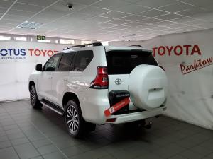 Toyota Land Cruiser Prado 4.0 VX - Image 12