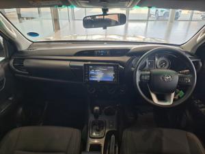 Toyota Hilux 2.4 GD-6 Raider X 4X4 automaticD/C - Image 6