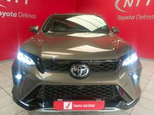 Toyota Fortuner 2.8 GD-6 4X4 VX automatic - Image 4
