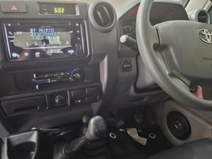 Toyota Land Cruiser 79 4.0PS/C - Image 10
