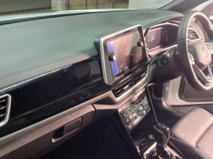 Volkswagen T-ROC 2.0 TSI 4M R-LINE DSG - Image 17