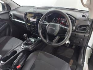 Isuzu D-Max 1.9TD double cab L 4x4 manual - Image 5