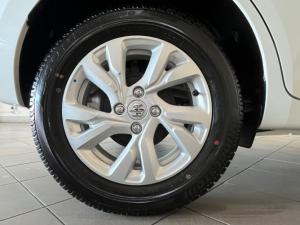Suzuki Swift 1.2 GLX manual - Image 10