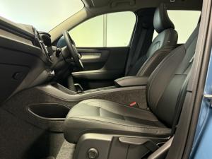Volvo XC40 B3 Essential - Image 13