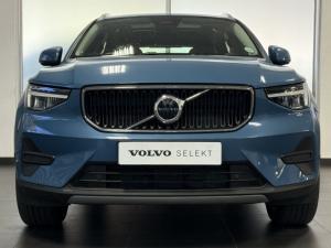 Volvo XC40 B3 Essential - Image 2