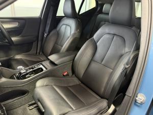Volvo XC40 B4 Ultimate Dark - Image 12