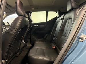 Volvo XC40 B4 Ultimate Dark - Image 14