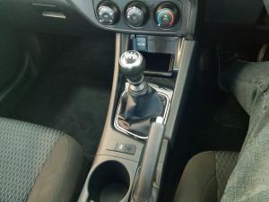 Toyota Corolla Quest 1.8 Plus manual - Image 17