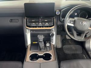 Toyota Land Cruiser 300 3.3D ZX - Image 13