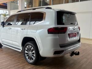 Toyota Land Cruiser 300 3.3D ZX - Image 5