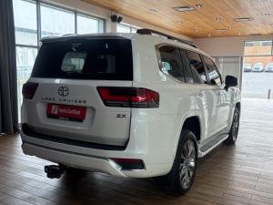 Toyota Land Cruiser 300 3.3D ZX - Image 7
