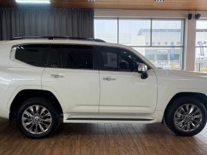 Toyota Land Cruiser 300 3.3D ZX - Image 8
