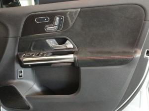 Mercedes-Benz GLA GLA200d Progressive - Image 17