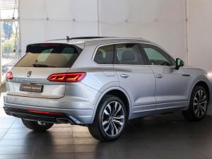 Volkswagen Touareg V6 TDI Executive R-Line - Image 10