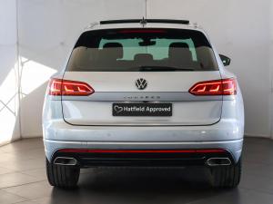 Volkswagen Touareg V6 TDI Executive R-Line - Image 11