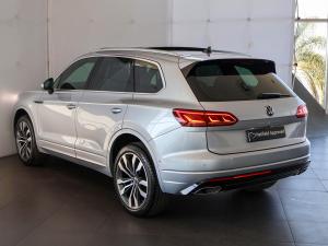 Volkswagen Touareg V6 TDI Executive R-Line - Image 12