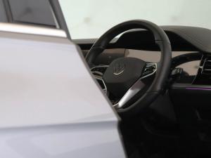 Volkswagen Touareg V6 TDI Executive R-Line - Image 17