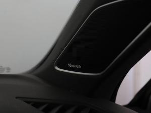 Volkswagen Touareg V6 TDI Executive R-Line - Image 20