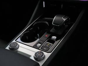 Volkswagen Touareg V6 TDI Executive R-Line - Image 22