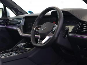 Volkswagen Touareg V6 TDI Executive R-Line - Image 29