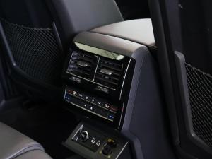 Volkswagen Touareg V6 TDI Executive R-Line - Image 31