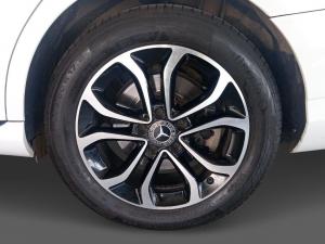 Mercedes-Benz C-Class C220d - Image 15