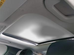 Mercedes-Benz C-Class C200 - Image 11