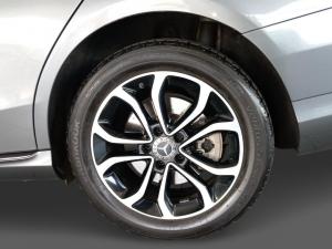 Mercedes-Benz C-Class C200 - Image 15