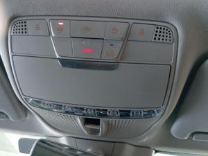 Mercedes-Benz C-Class C200 - Image 17