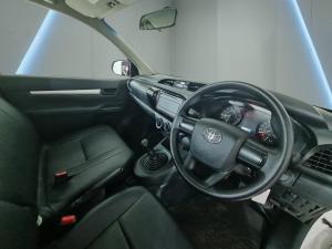 Toyota Hilux 2.0 single cab S (aircon) - Image 11