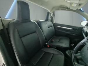 Toyota Hilux 2.0 single cab S (aircon) - Image 13